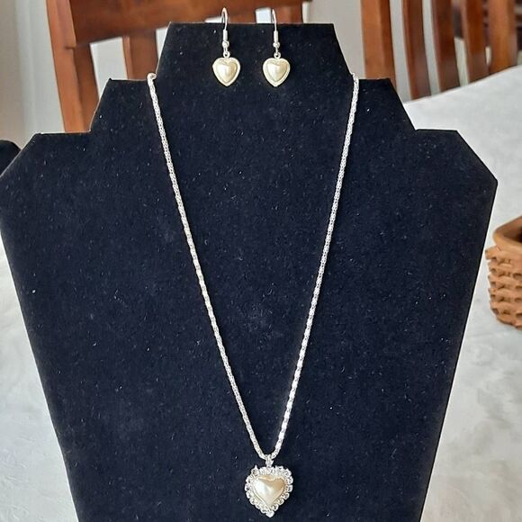 Heart Necklace and earring set Nwt - Picture 4 of 7